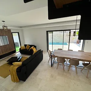 Villa Ella